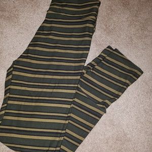 Brand New Lularoe OS  Leggings, camo colored